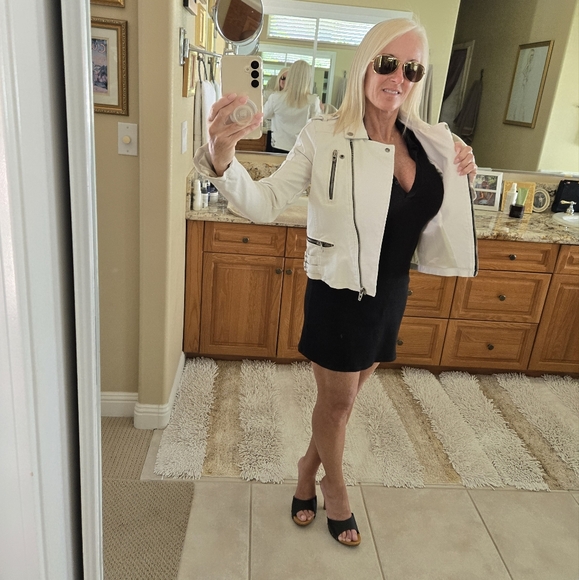 BLANKNYC Faux Leathet Moto Jacket - Picture 12 of 13